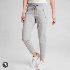 ATHLETA TREKKIE NORTH JOGGER